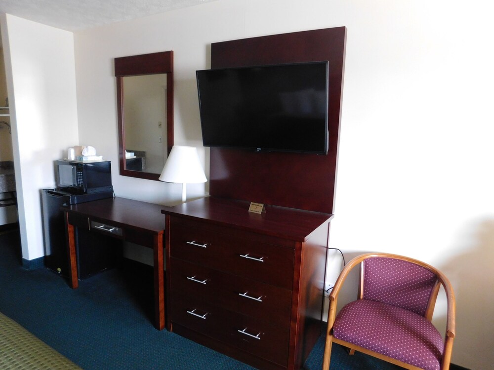 Surry Inn, Dobson 75 Room Prices & Reviews Travelocity