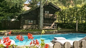 Piscine couverte, piscine extérieure