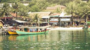 Ubicación cercana a la playa, paseos en lancha motora y pesca