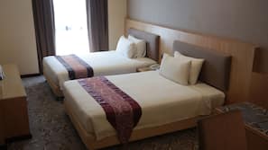 In-room safe, desk, iron/ironing board, free WiFi