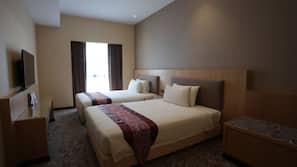 In-room safe, desk, iron/ironing board, free WiFi