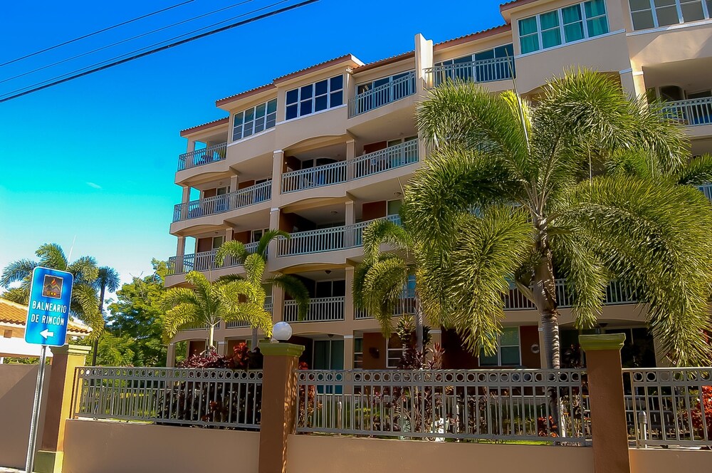 Primary image, Front Beach Luxury Apartment