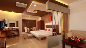 1 bedroom, premium bedding, in-room safe, desk