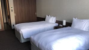 Desk, free WiFi, linens