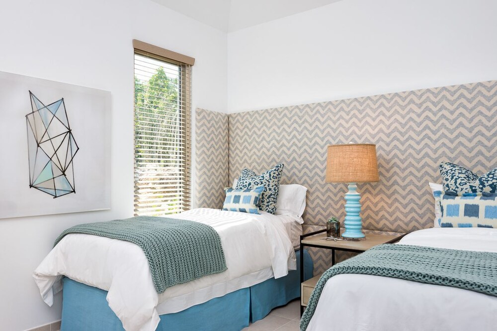 Beach Enclave Turks Caicos 2018 Pictures Reviews Prices Deals Beach Enclave Turks Caicos 4 0 Out Of 5 Aerial View Featured Image Guestroom