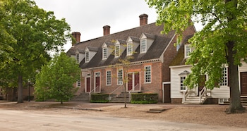 The Colonial Houses - A Colonial Williamsburg Hotel