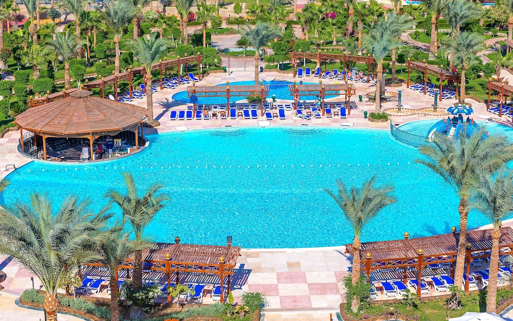 Hawaii Le Jardin Aqua Park Resort - Caters to Couples in Hurghada