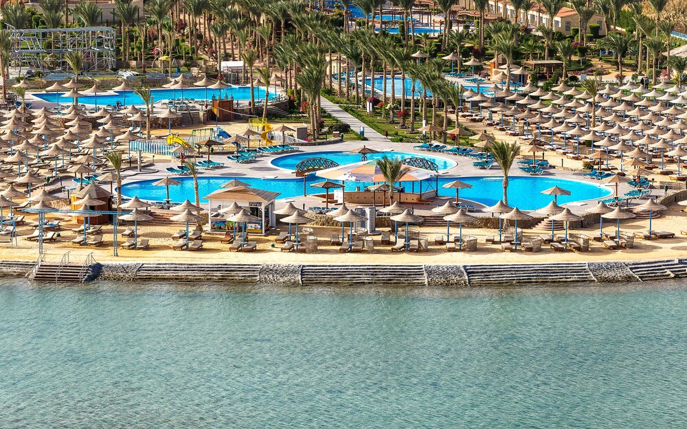 Hawaii Le Jardin Aqua Park Resort - Caters to Couples in Hurghada