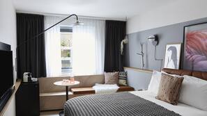 Zimmersafe, Schreibtisch, kostenlose Babybetten, kostenloses WLAN