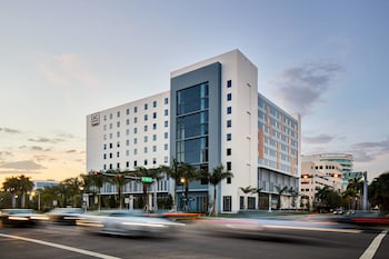 Miami Vacations Book A 2018 Vacation Package Travelocity Ac Hotel By Marriott Miami Aventura