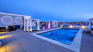 2 piscinas al aire libre, sombrillas, tumbonas