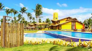 4 piscinas externas