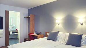 In-room safe, desk, iron/ironing board, free WiFi