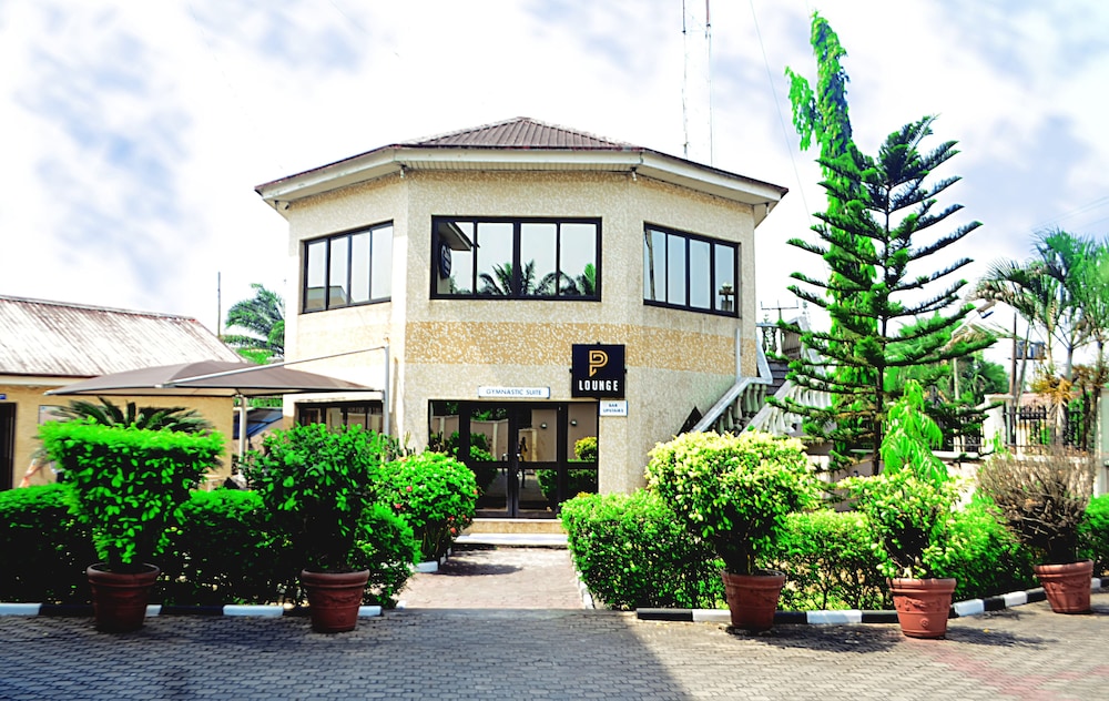 Peemos Place Warri in Warri | Hotel Rates &amp; Reviews on Orbitz