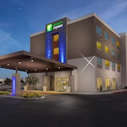 63 Fresno Hotels With Hot Tub In Room Find Rooms With Private Jetted Hot Tubs In Fresno Ca Travelocity