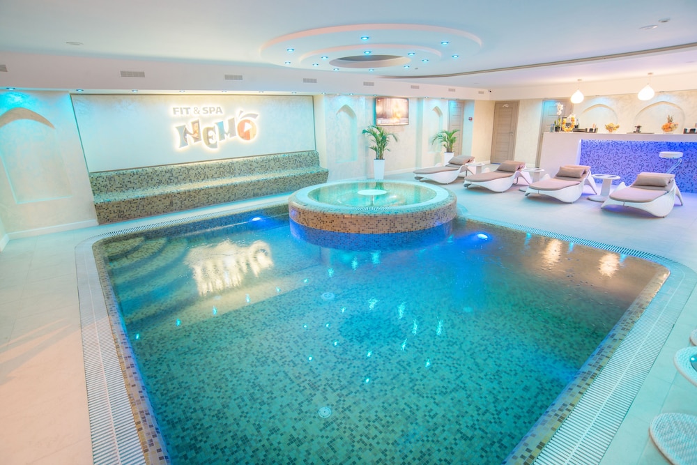 Photo - Hotel & Spa NEMO with dolphins