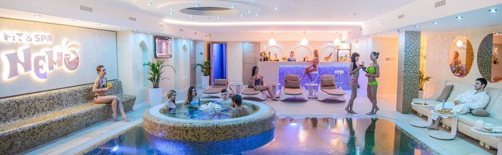 Photo - Hotel & Spa NEMO with dolphins