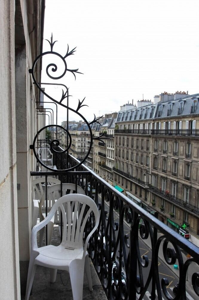 Французский балкон в отеле Французский балкон в отеле