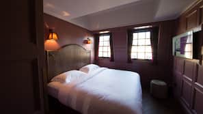 Frette Italian sheets, premium bedding, individually furnished