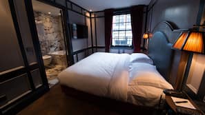 Frette Italian sheets, premium bedding, individually furnished