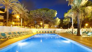 Indoor pool, seasonal outdoor pool