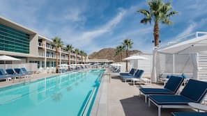 2 piscinas al aire libre (de 6:00 a 22:00), cabañas de piscina (de pago)