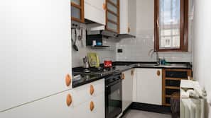 1 bedroom, iron/ironing board, free WiFi