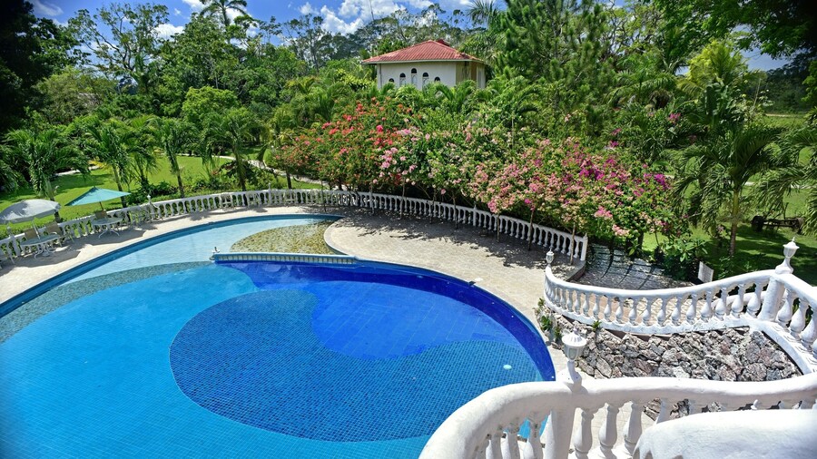 Banana Bank Lodge