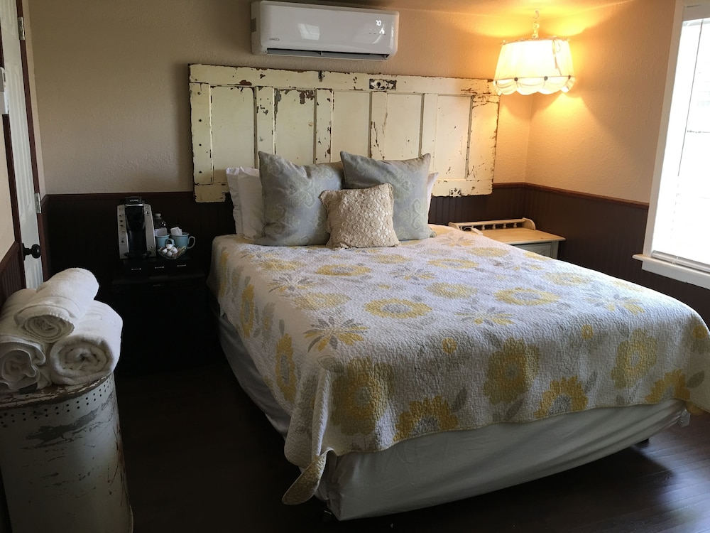 Hodge Podge Lodge in Montgomery Best Rates & Deals on Orbitz