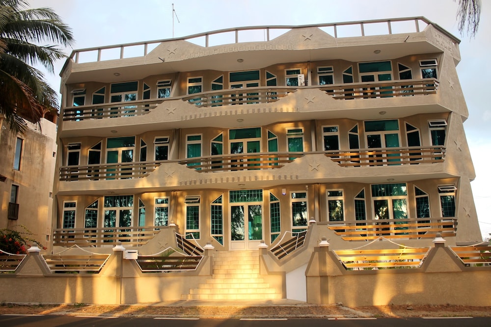 Residence La Plage In Flic En Flac Hotel Rates Reviews