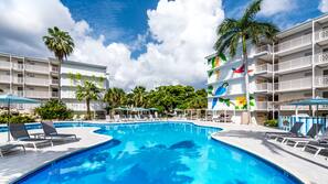 3 outdoor pools, pool umbrellas, pool loungers
