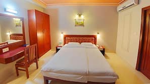 Minibar, in-room safe, desk, soundproofing