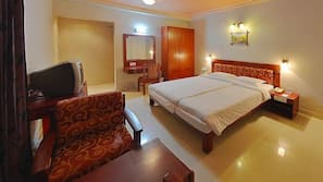 Minibar, in-room safe, desk, soundproofing