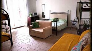 Cots/infant beds, free WiFi