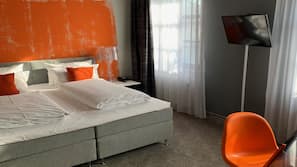 Zimmersafe, Schreibtisch, kostenlose Babybetten, kostenloses WLAN