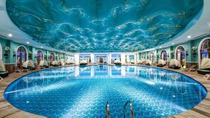 2 piscine coperte, 10 piscine all'aperto, cabine incluse nel prezzo