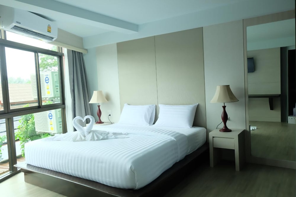 Photo - A Plus Deluxe Hotel