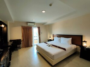 Standard Double Room | Free minibar, individually decorated, desk, laptop workspace