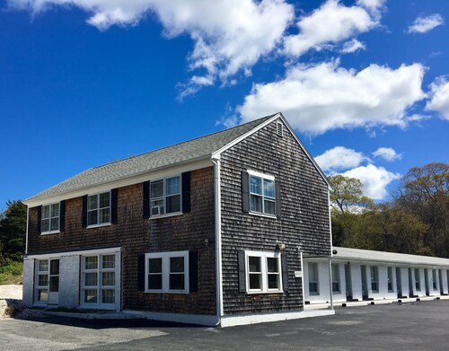 Dennis Hotels Find Deals On In Orbitz Kingfisher Lodging