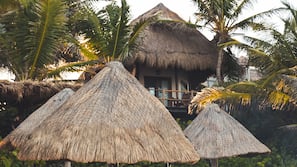 Private beach, sun-loungers, beach umbrellas, beach towels