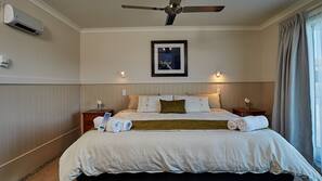 Free WiFi, linens