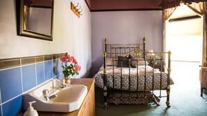 Desk, iron/ironing board, free WiFi