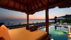 Kolam renang outdoor