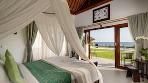 2 kamar tidur, seprai premium, minibar, dan brankas