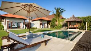 Kolam renang outdoor