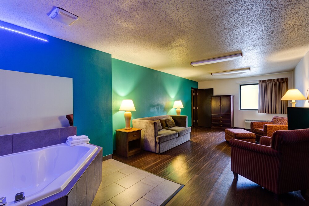SkyLight Inn Cleveland Willoughby Cleveland  Expedia