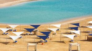 Private beach, sun-loungers, beach umbrellas, beach towels