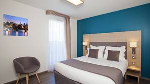 In-room safe, desk, blackout curtains, free WiFi