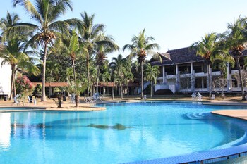 Gem Beach Resort Kuala Terengganu Room Prices Reviews Travelocity
