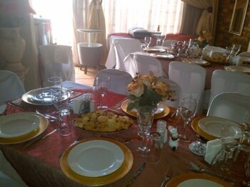 Ledimor Guesthouse Deals Reviews Polokwane Zaf Wotif - 